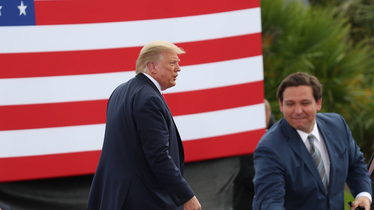 Donald Trump susține că Ron DeSantis se excită ucigând bătrâni în scaune cu rotile