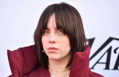 Billie Eilish spune că a șters toate aplicațiile de socializare de pe telefonul ei