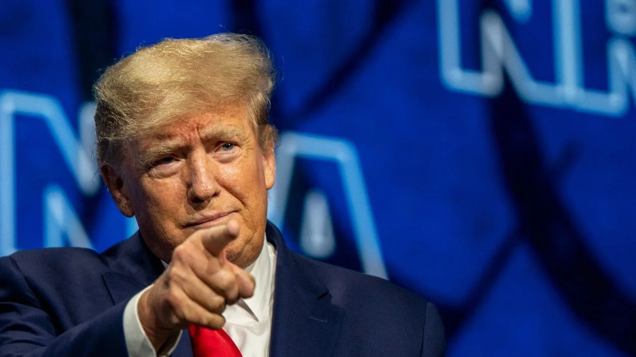 Donald Trump este la o zi distanță de a trimite marelui juriu care îi decide soarta vin și ciocolată scumpe