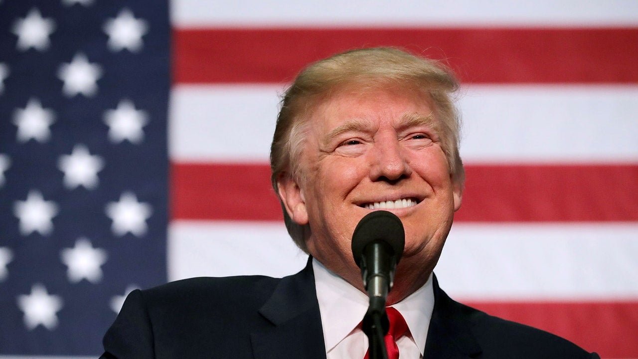 Raport: Trump își petrece zilele jucând golf, folosind porecle despre înălțimea și penisul lui DeSantis