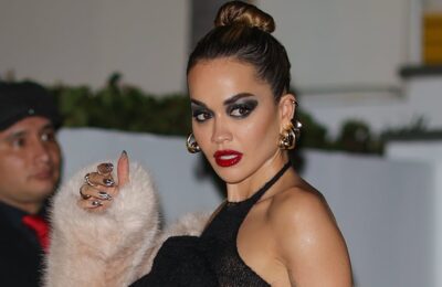 Rita Ora poartă colanți transparenți pe post de pantaloni în Los Angeles