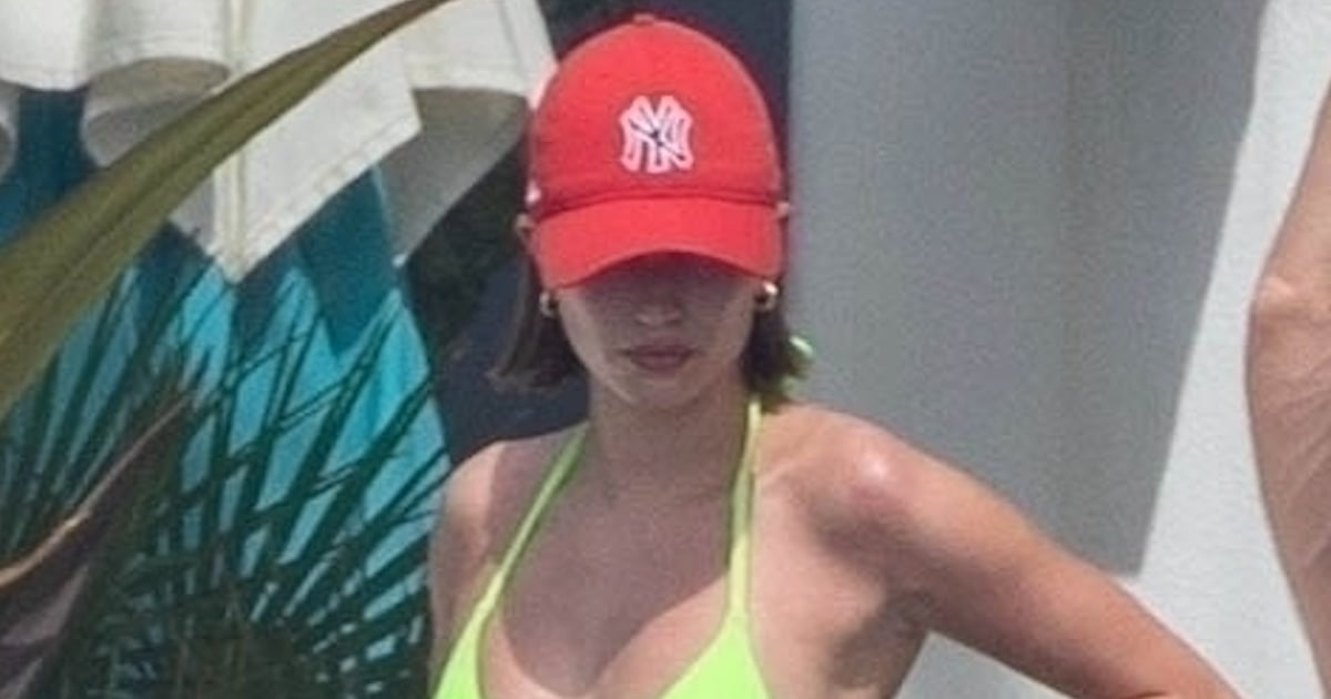 Hailey Bieber se dezbracă în bikini de culoare verde lime în Cabo