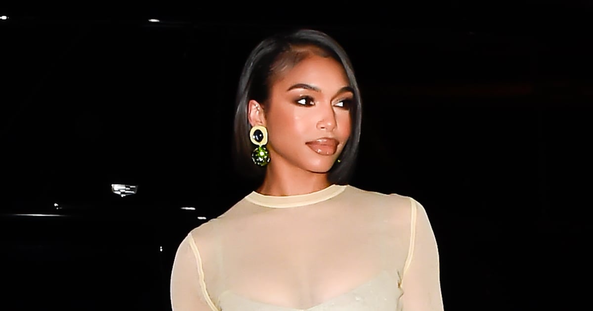 Topul și fusta transparentă a lui Lori Harvey la Tory Burch Fall 2023