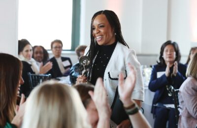 „Este foarte ușor să fii fundaș de luni dimineața”: Kim Godwin vorbește despre scandaluri, schimbări și succes la ABC News