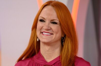 Se pare că Femeia Pionieră este influencerul de tutorial de păr de care nu știam că am nevoie – Vezi video