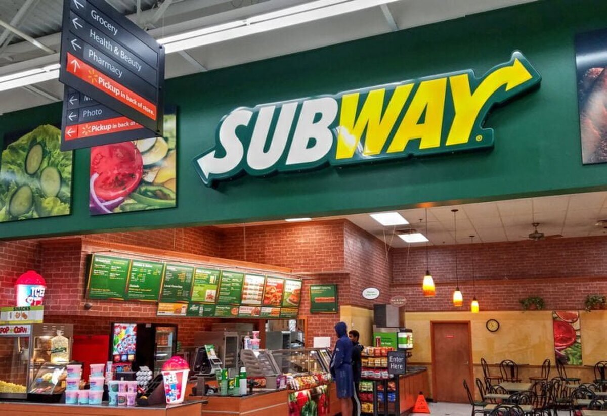 Frații miliardari Issa plănuiesc preluarea lanțului de fast-food Subway cu 8 miliarde de lire sterline