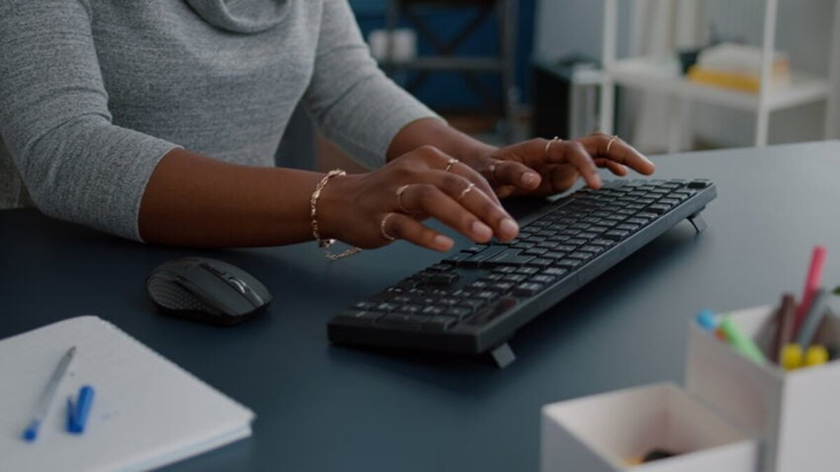 3 Beneficii ale utilizării unei tastaturi mecanice Akko