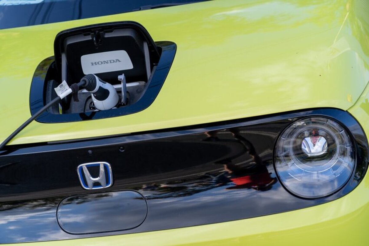 Șoferilor li se oferă o parte din Bonnet, un start-up pentru încărcarea vehiculelor electrice