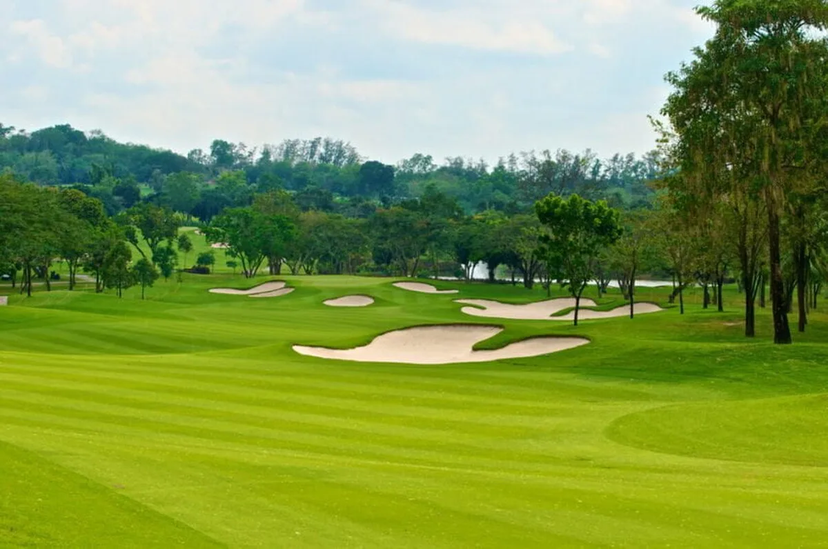 John Lewis scoate la vânzare clubul de golf Winter Hill din Cookham
