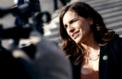 Bine ați venit pe insula lui Nancy Mace, unde ea nu dă „niciun ban”