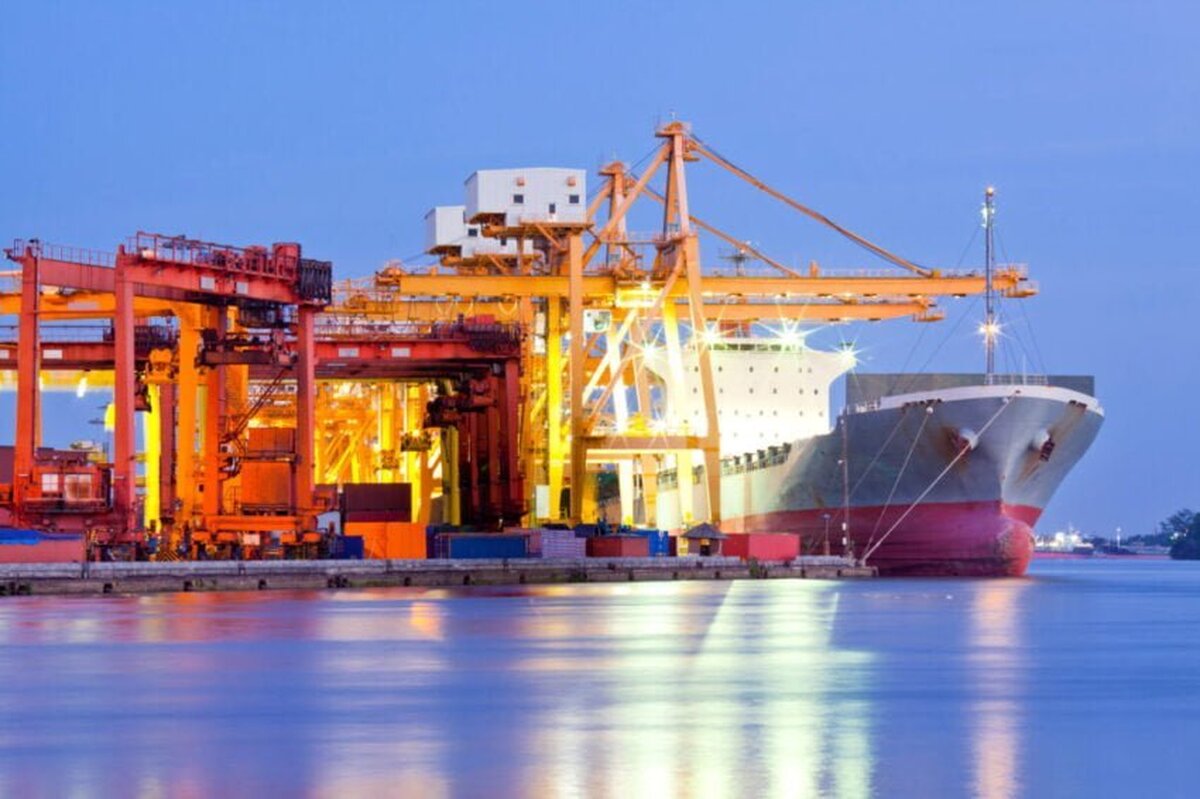 Deficitul comercial se adâncește pe fondul scăderii volumului exporturilor