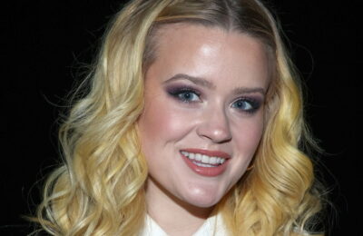 Ava Phillippe are niște breton nou-nouț și blunt – Vezi poze