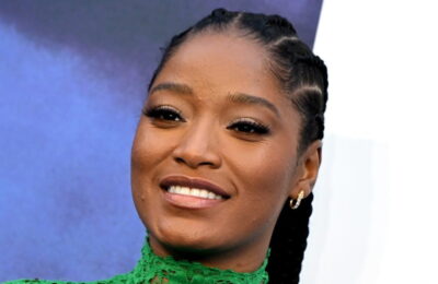 Keke Palmer ne-a dus înapoi în 2006 cu buze de rață, un semn al păcii și un Big Ol’ Side Bang – Vezi poze