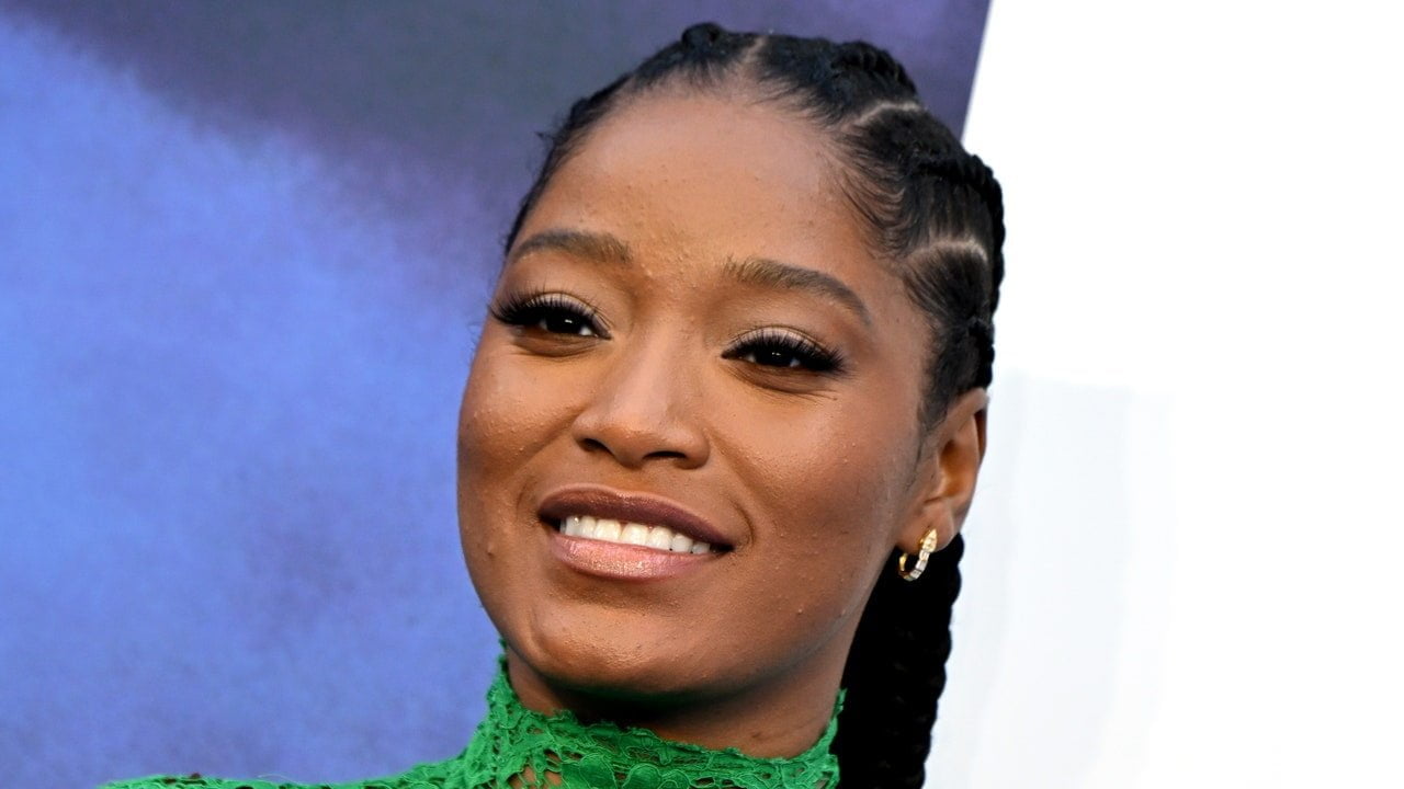 Keke Palmer ne-a dus înapoi în 2006 cu buze de rață, un semn al păcii și un Big Ol’ Side Bang – Vezi poze