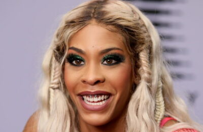 Buclele de cupru ale lui Rico Nasty sunt atât de drăguțe, încât nici măcar nu am observat că nu mai are sprâncene – Vezi poze