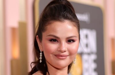 Lăsați-o pe Selena Gomez să facă capul de pat să arate super drăguț – Vezi poze
