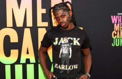 Lil Nas X poartă un tricou cu Jack Harlow la premieră