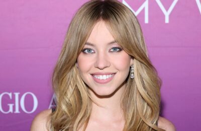 Fusta transparentă a lui Sydney Sweeney la evenimentul Armani Beauty