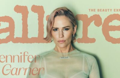 Rochia transparentă Miu Miu Miu a lui Jennifer Garner pe Allure