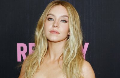 Rochia neagră cu panouri transparente a lui Sydney Sweeney de la Schiaparelli Couture