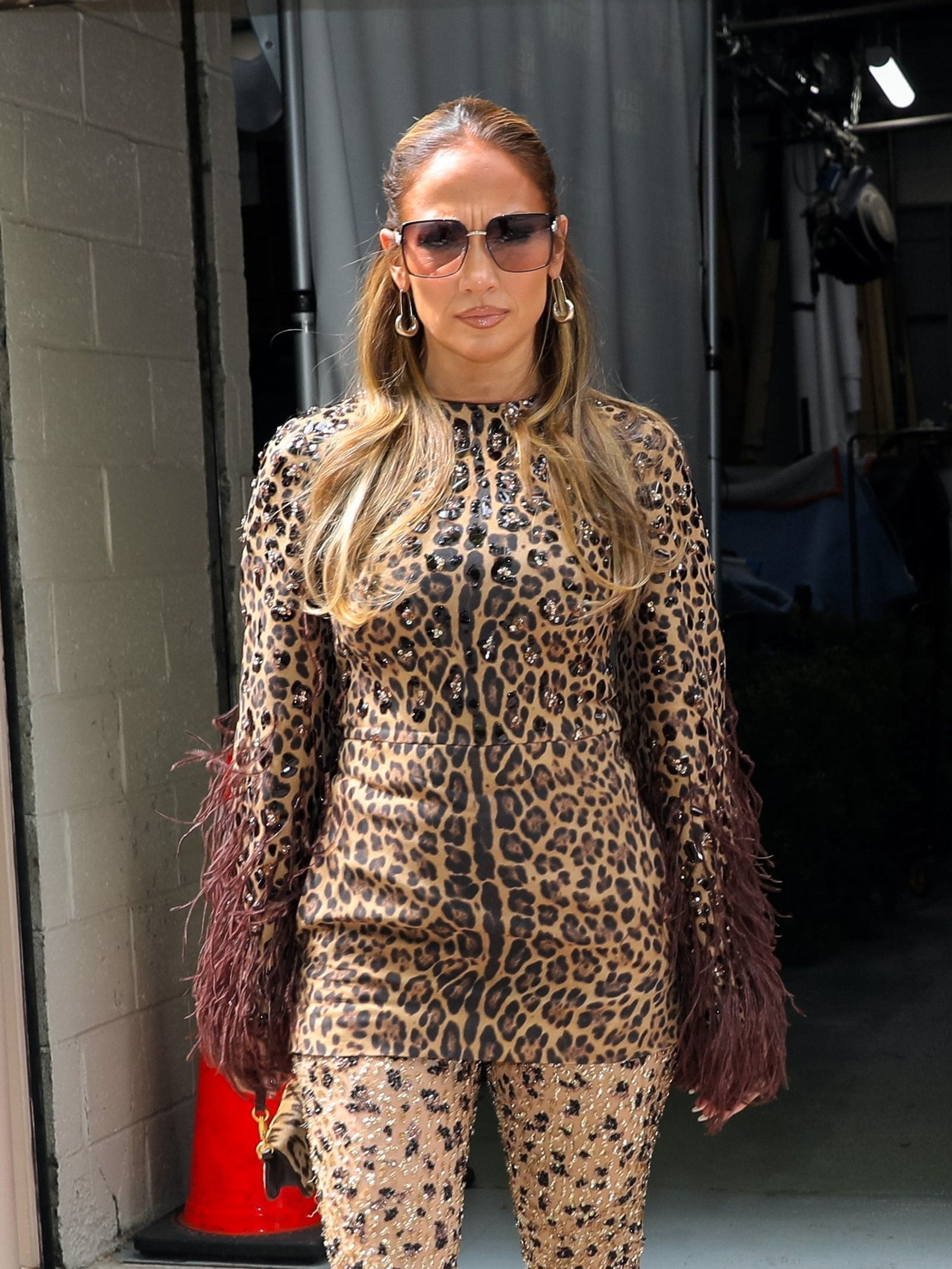 Jennifer Lopez tocmai a făcut din Half-Ponytail cea mai ușoară tendință de păr a verii – Vezi poze