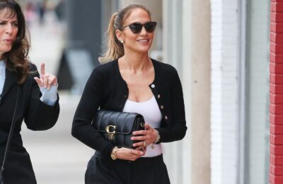Jennifer Lopez tocmai a ieșit în cea mai scurtă și mai sumară manichiură pe care a purtat-o până acum – Vezi fotografiile