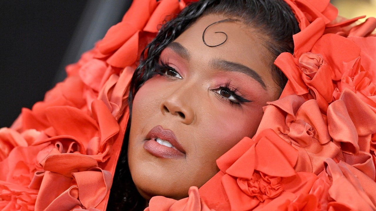 Lizzo are practic două tunsori într-una acum – Vezi poze