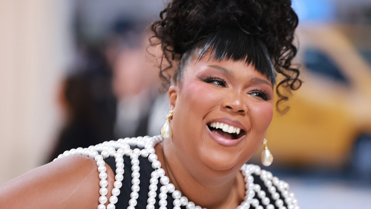 Lizzo a aflat dacă blondele se distrează mai mult la petrecerea de după Met Gala – Vezi poze