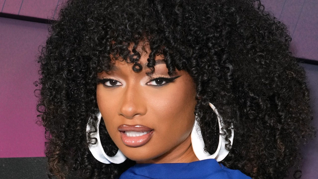 Megan Thee Stallion tocmai a lansat suficiente unghii pentru toată vara – Vezi fotografiile