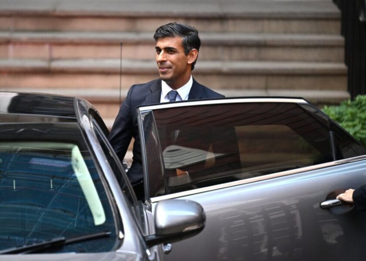 Premierul Rishi Sunak speră că UE va renunța la tariful pentru mașinile electrice