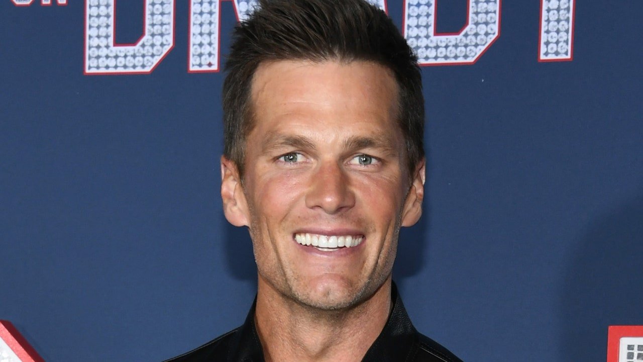 Moara de zvonuri de la Hollywood încearcă cu disperare să se împerecheze cu Tom Brady