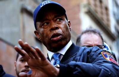 Crizele care se ciocnesc testează agenda primarului Eric Adams privind legea și ordinea publică