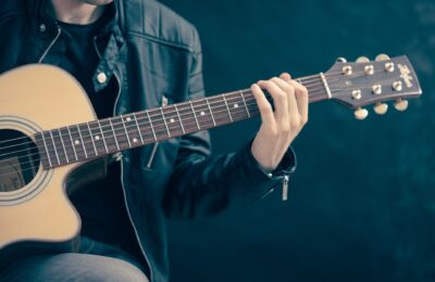 Descopera frumusetea chitarelor clasice si gaseste potrivirea perfecta la Musicale.ro