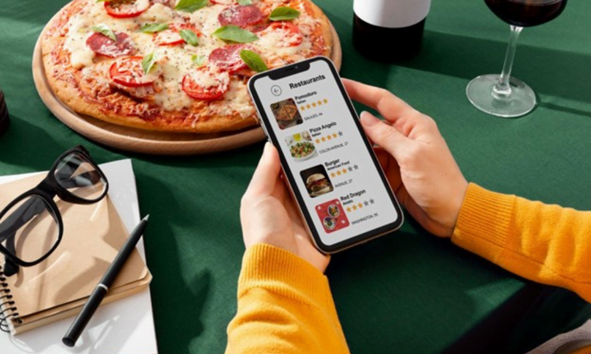 Top beneficii ale utilizării unui software dedicat pentru livrare în restaurantul tău