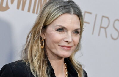 Chiar și Michelle Pfeiffer are nevoie de ajutor pentru a alege corectorul la Sephora – Vezi poze