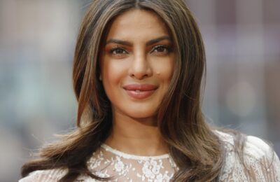 Stilul Priyanka Chopra  POPSUGAR Fashion