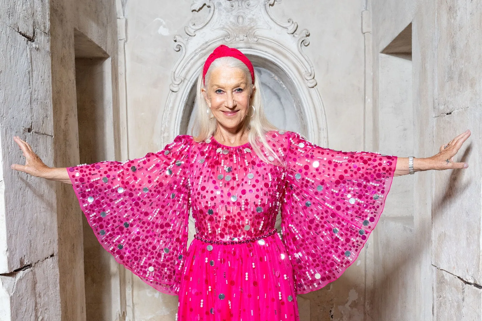 Bentița roz neon a lui Helen Mirren tocmai mi-a redat dorința de a trăi – Vezi foto
