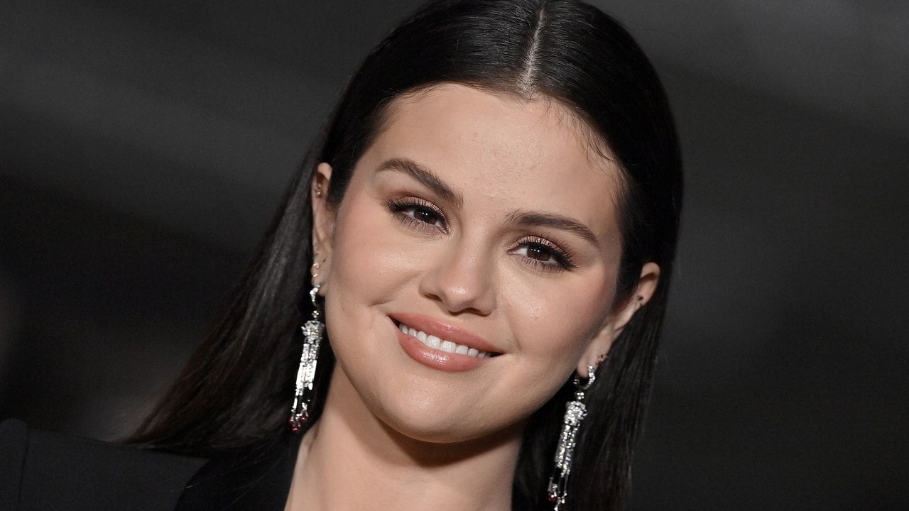Selena Gomez s-a făcut blondă… Dar ea nu a… Dar a făcut-o? Vezi poze