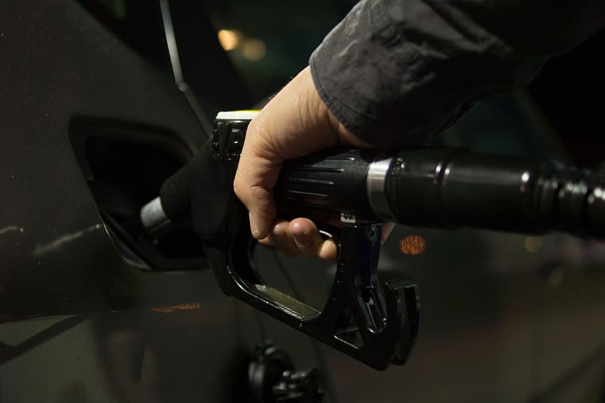 Tot ce trebuie să știi despre uleiul auto: ghid pentru întreținerea corectă a mașinii tale