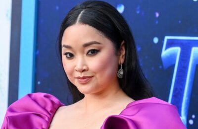 Rochie Corset din satin violet Christian Siriano de la Lana Condor