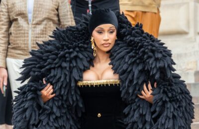 Look-ul lui Cardi B la Săptămâna Modei de la Paris, de la Schiaparelli