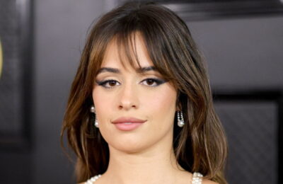 Coafura lui Camila Cabello are mai multe cocuri în spate decât în față – Vezi poze