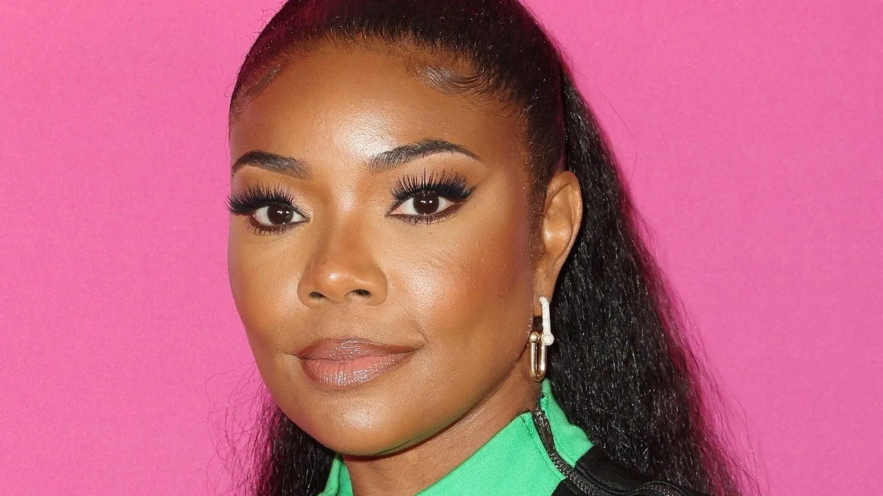 Gabrielle Union dovedește că cel mai tare accesoriu al verii este un coc mare – Vezi poze