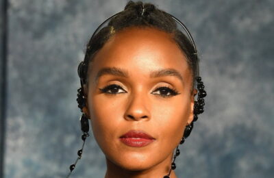 Janelle Monáe este definiția verii cu aceste mari șuvițe blonde – Vezi video