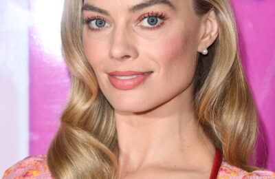 Margot Robbie continuă să găsească noi modalități de a purta tot timpul roz – Vezi fotografiile