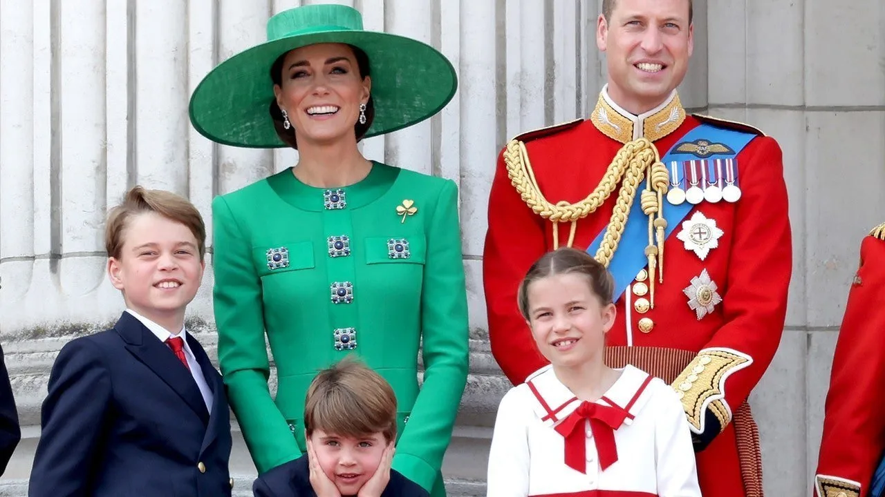 William și Kate au avut permisiunea reginei de a se concentra pe familia lor în ultimul deceniu