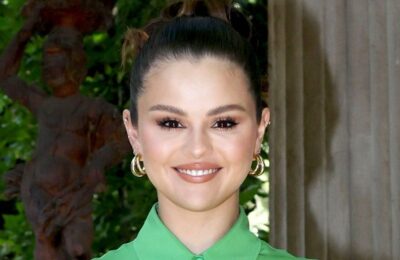 „Unghii de înger” ale Selenei Gomez sunt manichiura eterică a verii – Vezi foto