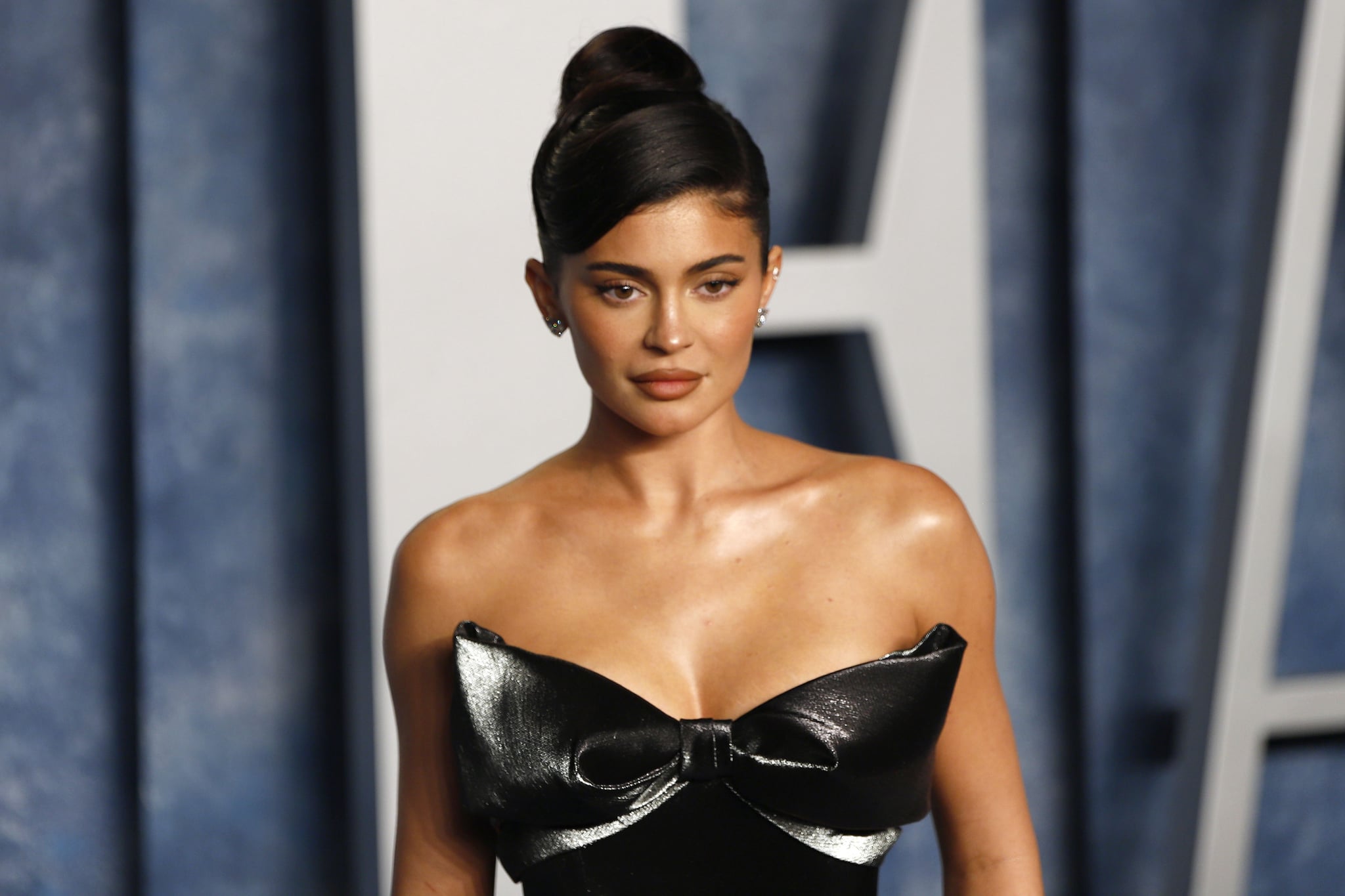 Kylie Jenner poartă un body alb din latex pe TikTok