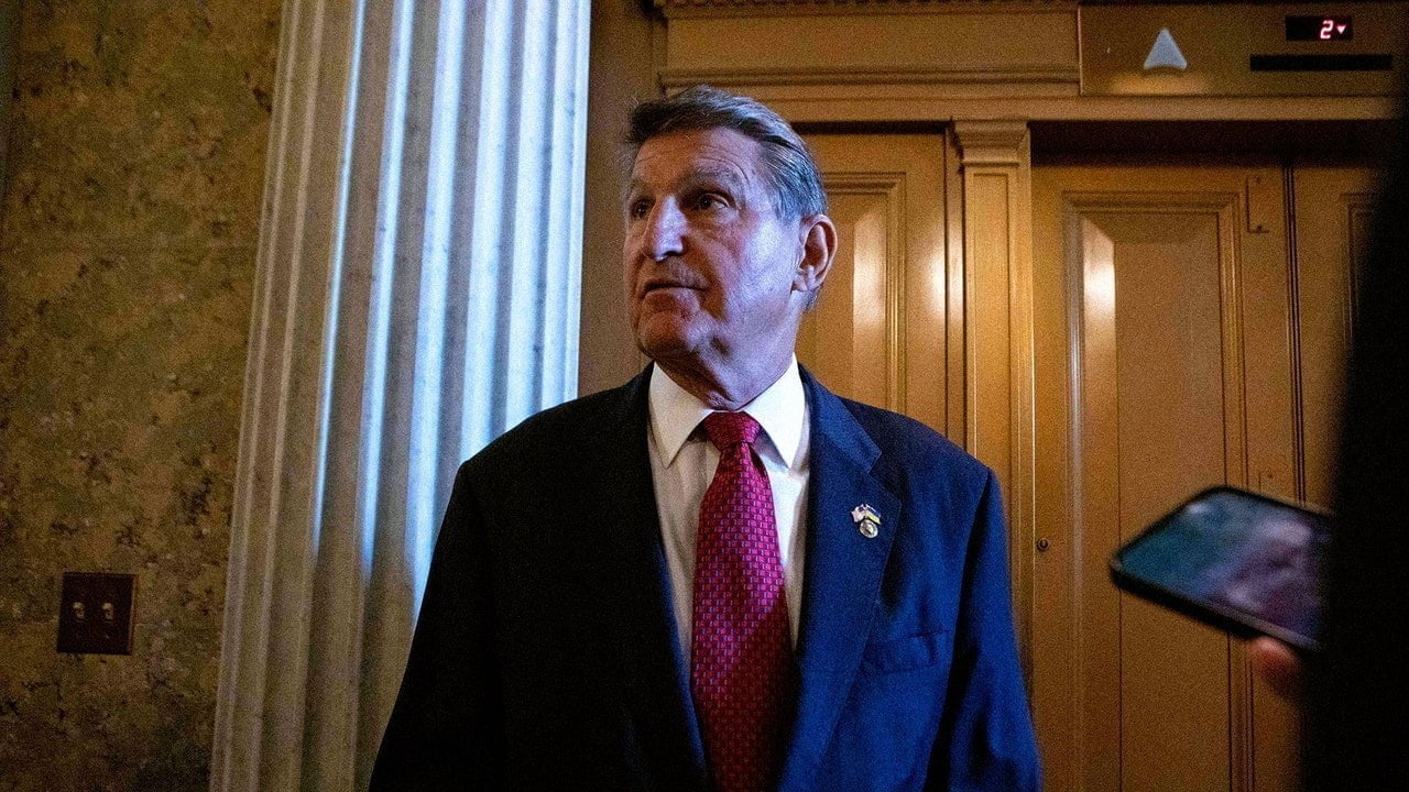 Își ascund democrații capul în nisip în legătură cu flirturile lui Manchin cu o candidatură prezidențială?