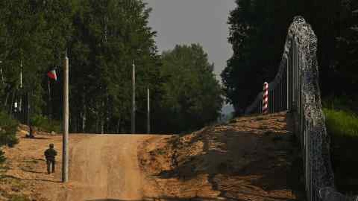 Polonia va staționa 10.000 de soldați la granița cu Belarus